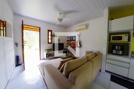 Sala de casa à venda com 2 quartos, 86m² em Rondônia, Novo Hamburgo