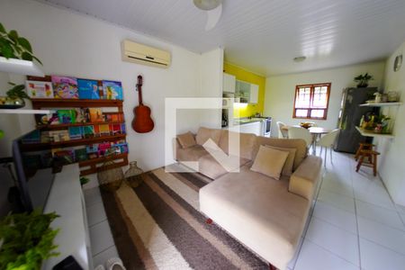 Sala de casa à venda com 2 quartos, 86m² em Rondônia, Novo Hamburgo