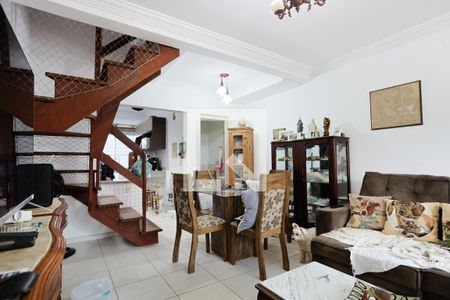 Sala de casa à venda com 2 quartos, 130m² em Guarujá, Porto Alegre