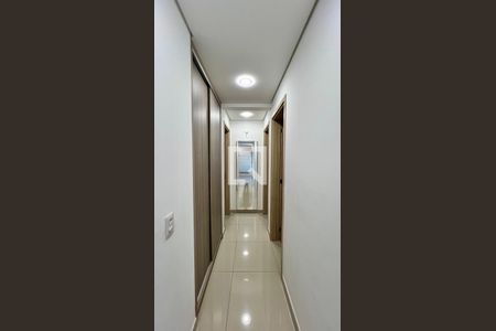 Corredor de apartamento à venda com 3 quartos, 112m² em Buritis, Belo Horizonte