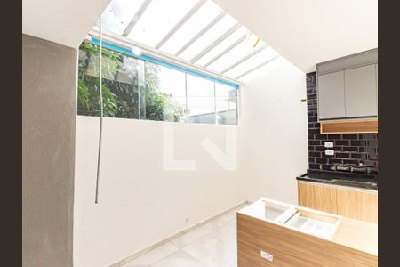 Sala/Cozinha de casa de condomínio à venda com 2 quartos, 74m² em Vila Invernada, São Paulo