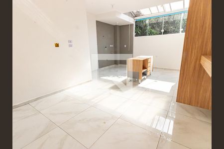 Sala/Cozinha de casa de condomínio à venda com 2 quartos, 74m² em Vila Invernada, São Paulo