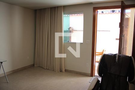 Sala de casa para alugar com 3 quartos, 210m² em Novo Eldorado, Contagem