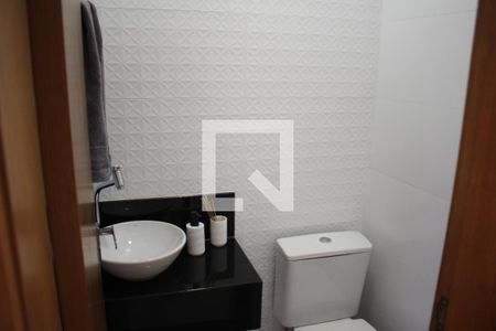 Banheiro 1 de casa para alugar com 3 quartos, 210m² em Novo Eldorado, Contagem