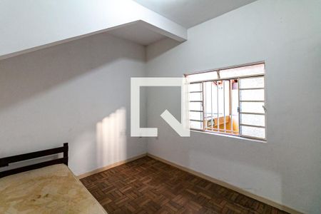 Quarto de casa para alugar com 2 quartos, 484m² em Camargos, Belo Horizonte