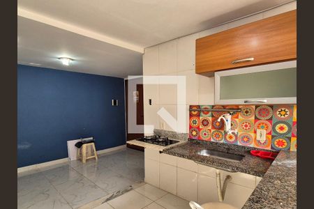 Sala/Cozinha de kitnet/studio à venda com 1 quarto, 70m² em Recreio dos Bandeirantes, Rio de Janeiro