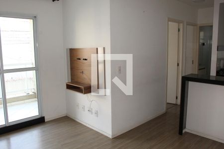 Sala de apartamento para alugar com 2 quartos, 55m² em Jardim Santa Izabel, Cotia