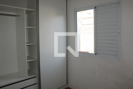 Quarto 2 de apartamento para alugar com 2 quartos, 55m² em Jardim Santa Izabel, Cotia