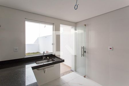 Cozinha de casa à venda com 2 quartos, 130m² em Santa Branca, Belo Horizonte