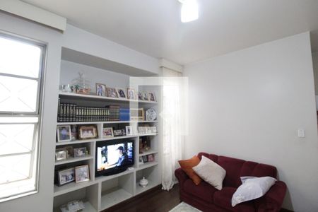 Sala 1 de casa para alugar com 4 quartos, 450m² em Saraiva, Uberlândia