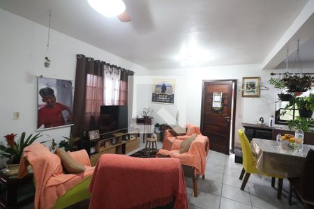 Sala 1 de casa à venda com 4 quartos, 150m² em Niterói, Canoas