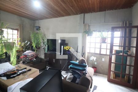 Sala 2 de casa à venda com 4 quartos, 150m² em Niterói, Canoas