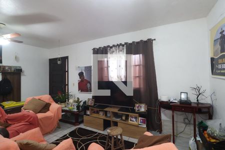 Sala 1 de casa à venda com 4 quartos, 150m² em Niterói, Canoas