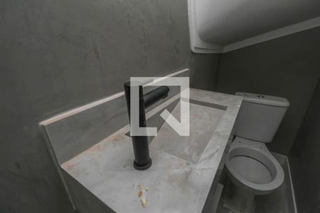 Lavabo de casa de condomínio para alugar com 3 quartos, 70m² em Vila Ivone, São Paulo