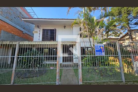 Casa para alugar com 287m², 3 quartos e 5 vagas Casa para alugar com 287m², 3 quartos e 5 vagasFachada