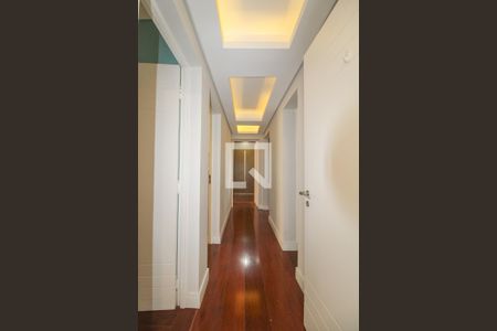 Corredor de apartamento à venda com 3 quartos, 154m² em Centro, Campinas