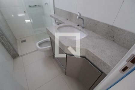 Banheiro do Quarto 1 de apartamento para alugar com 3 quartos, 147m² em Tubalina, Uberlândia