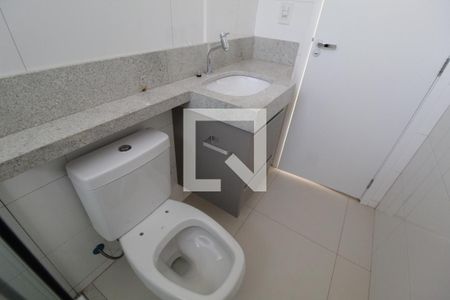 Banheiro do Quarto 1 de apartamento para alugar com 3 quartos, 147m² em Tubalina, Uberlândia