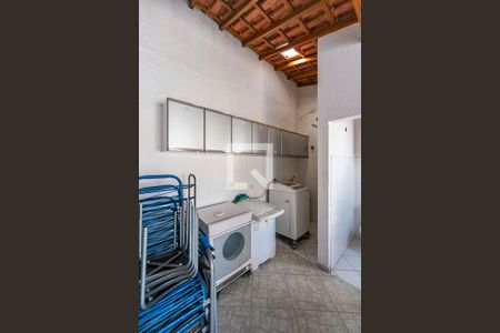 Apartamento à venda com 180m², 3 quartos e 2 vagas Apartamento à venda com 180m², 3 quartos e 2 vagasÁrea de Serviço