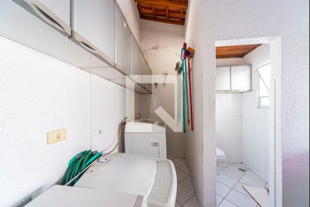 Apartamento à venda com 180m², 3 quartos e 2 vagas Apartamento à venda com 180m², 3 quartos e 2 vagasÁrea de Serviço