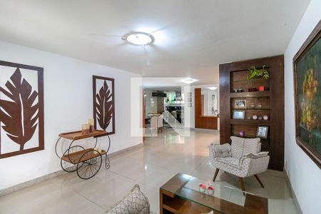 Sala de casa à venda com 5 quartos, 306m² em Serra, Belo Horizonte