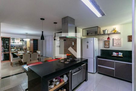 Cozinha de casa à venda com 5 quartos, 306m² em Serra, Belo Horizonte