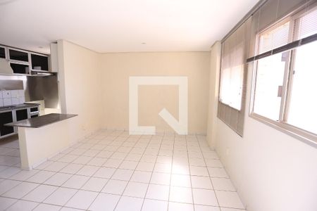 Sala de apartamento para alugar com 2 quartos, 53m² em Qs 7, Brasília