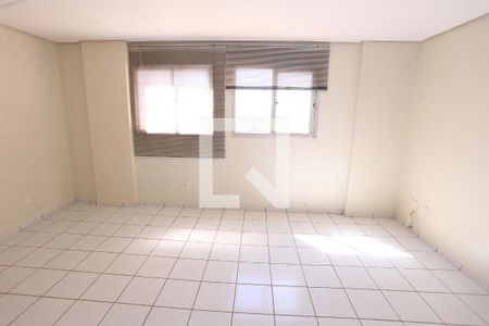 Sala de apartamento para alugar com 2 quartos, 53m² em Qs 7, Brasília