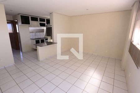 Sala de apartamento para alugar com 2 quartos, 53m² em Qs 7, Brasília