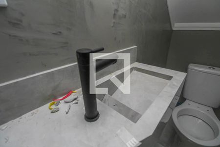 Lavabo de casa de condomínio para alugar com 2 quartos, 79m² em Vila Ivone, São Paulo