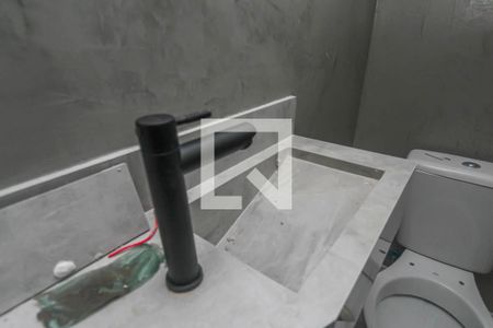 Lavabo de casa de condomínio para alugar com 2 quartos, 70m² em Vila Ivone, São Paulo