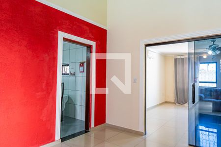 Sala de casa para alugar com 4 quartos, 237m² em Vila Manoel Ferreira, Campinas