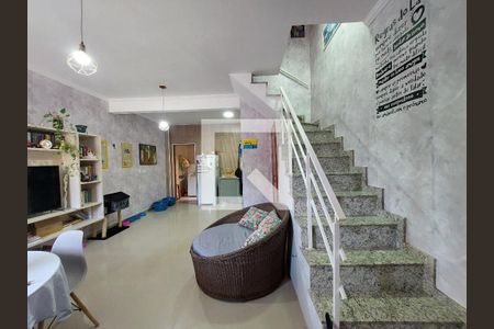 Sala de casa de condomínio à venda com 3 quartos, 90m² em Cupecê, São Paulo