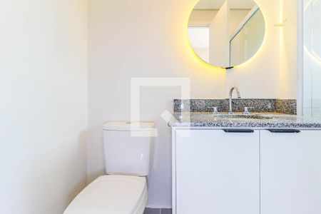 Banheiro de apartamento à venda com 1 quarto, 28m² em Chácara Santo Antônio (zona Sul), São Paulo