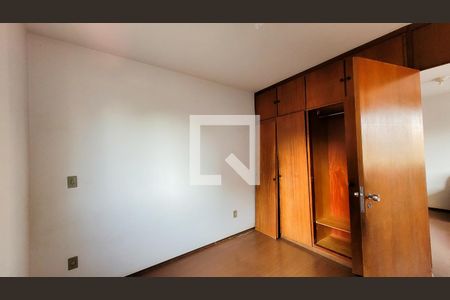 Quarto de apartamento à venda com 1 quarto, 45m² em Vila Itapura, Campinas