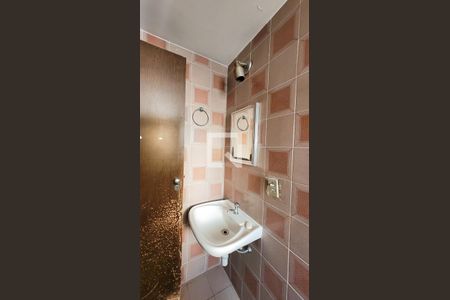 Banheiro de apartamento à venda com 1 quarto, 45m² em Vila Itapura, Campinas