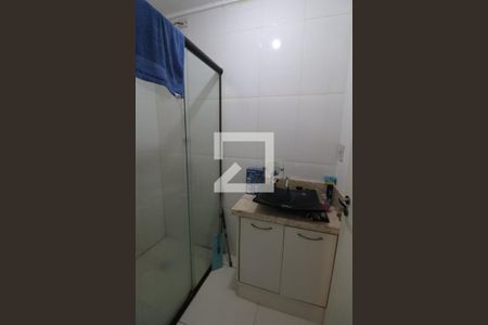 Banheiro de apartamento à venda com 1 quarto, 38m² em Niterói, Canoas
