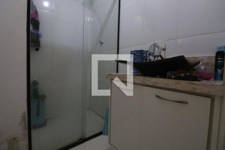 Banheiro de apartamento à venda com 1 quarto, 38m² em Niterói, Canoas