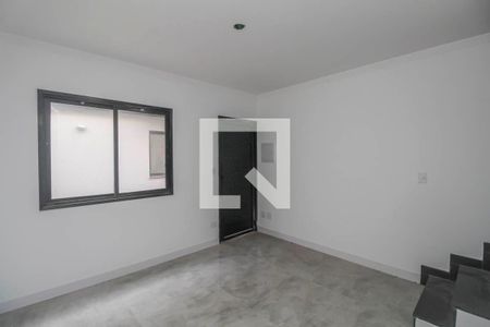 Sala de casa de condomínio para alugar com 2 quartos, 70m² em São Lucas, São Paulo