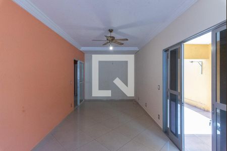 Sala de casa para alugar com 3 quartos, 185m² em Jardim Amoreiras, Campinas