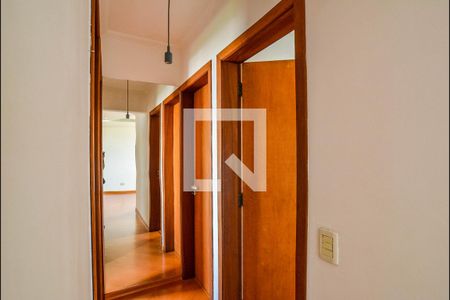 Corredor de apartamento para alugar com 3 quartos, 69m² em Vila Camilópolis, Santo André