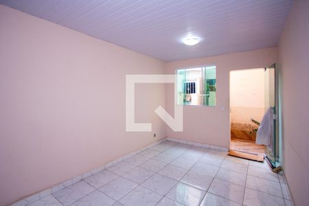 Sala de casa de condomínio para alugar com 2 quartos, 90m² em Raul Veiga, São Gonçalo