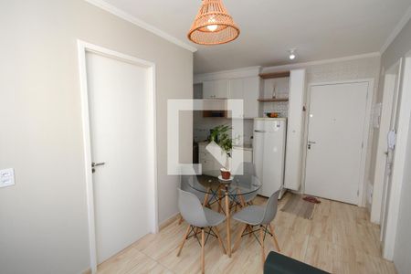 Sala/Cozinha de apartamento para alugar com 2 quartos, 34m² em Jardim Taquaral, São Paulo