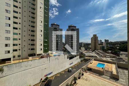 Vista da Sala de apartamento à venda com 3 quartos, 115m² em Estoril, Belo Horizonte