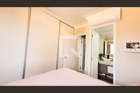 Suite de apartamento à venda com 3 quartos, 60m² em Jardim Santa Genebra, Campinas