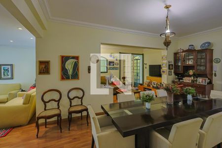 Sala de casa à venda com 4 quartos, 200m² em São Pedro, Belo Horizonte