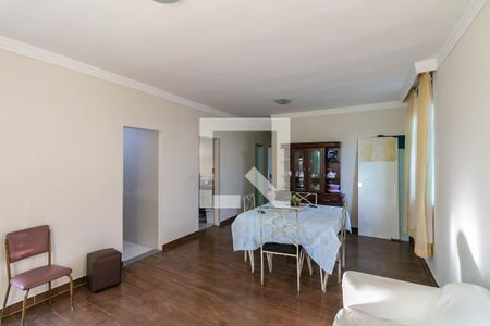 Sala de casa à venda com 3 quartos, 130m² em Alípio de Melo, Belo Horizonte