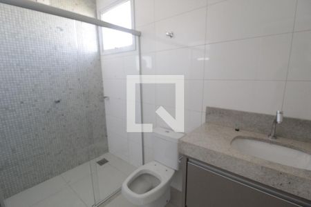 Banheiro do Quarto 1 de apartamento para alugar com 3 quartos, 138m² em Tubalina, Uberlândia