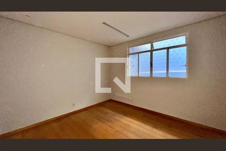 quarto 1 de casa à venda com 4 quartos, 290m² em Caiçaras, Belo Horizonte