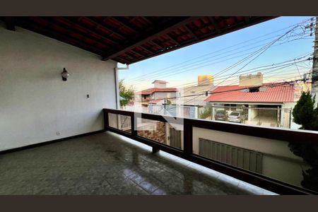 varanda sala de casa à venda com 4 quartos, 290m² em Caiçaras, Belo Horizonte